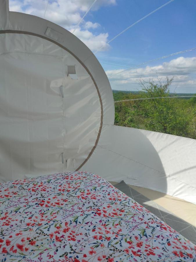 Cele Bulles Etoilees Hotel Brengues Exterior foto